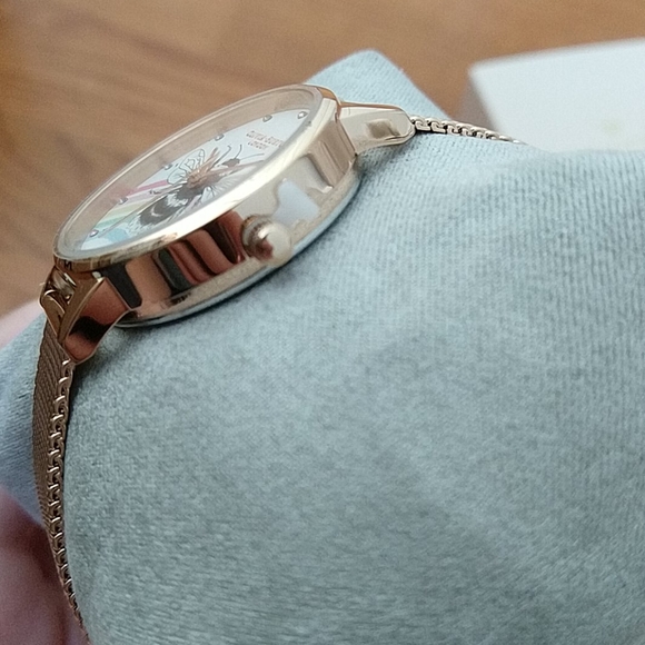 BNIB Olivia Burton Bee Rainbow Rose Gold(SS) Mesh Watch - Picture 6 of 9